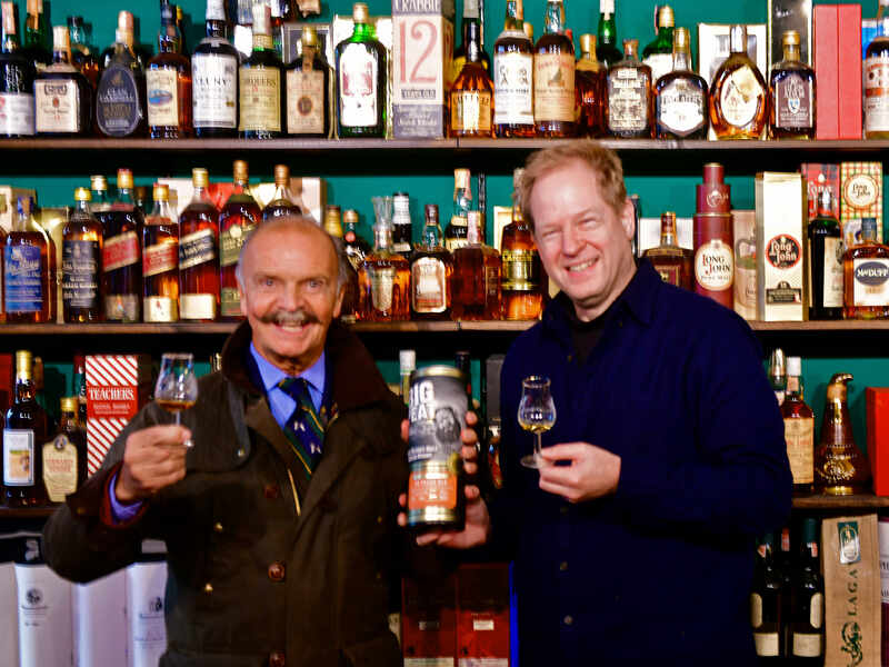 Fred Laing mit Gregor im Tastingraum