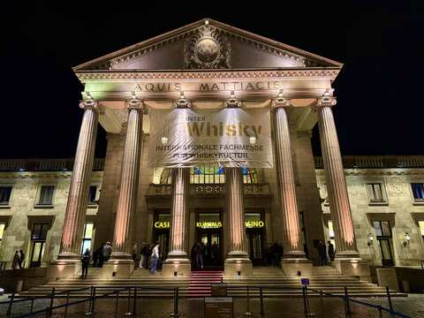 Eingang des Kurhaus Wiesbaden
