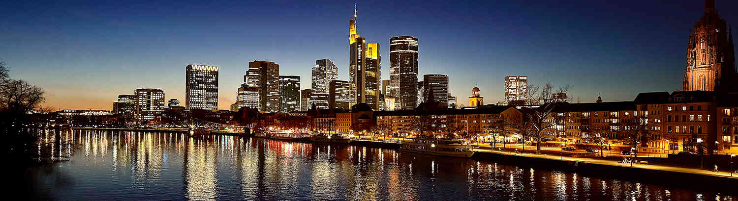 Frankfurt Skyline bei Nacht